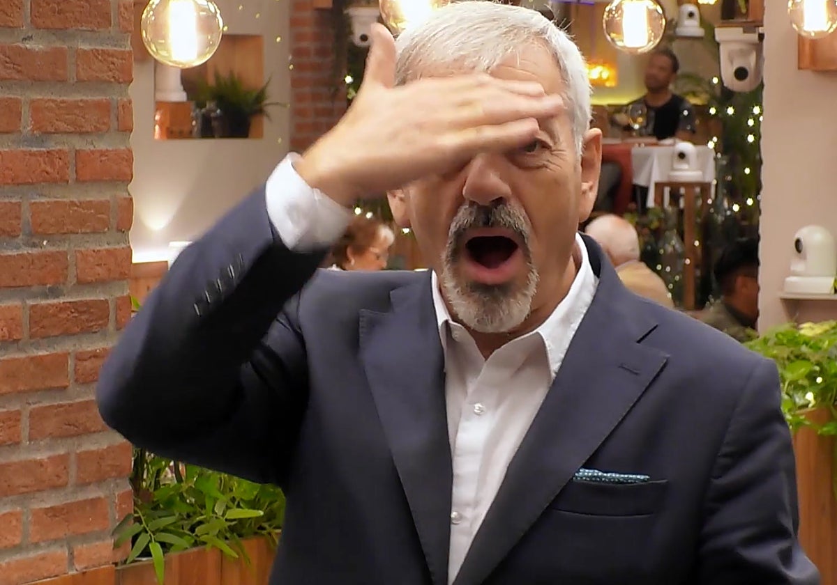 Carlos Sobera ha puesto el grito en el cielo cuando ha escuchado a una soltera tirar la caña a Matías Roure en 'First Dates'.