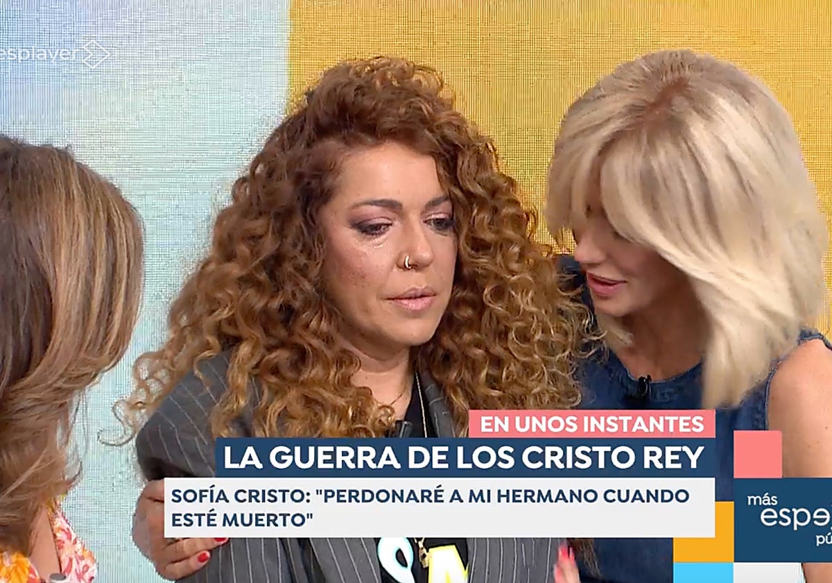 Sofía Cristo, colaboradora de 'Espejo Público', se ha venido abajo en pleno directo.