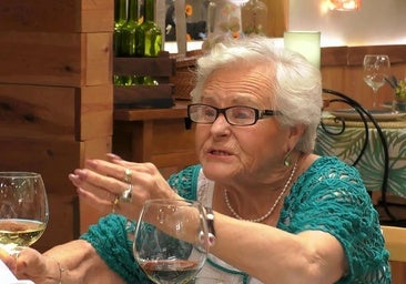 Una octogenaria se pone seria con su cita y le reprocha lo que saca a relucir: «No me gusta»