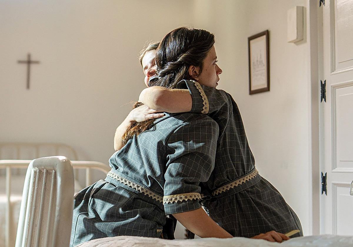 Claudia Oslé y Amparo Piñero interpretan a Juana y Martina en el capítulo 394 de 'La Promesa'