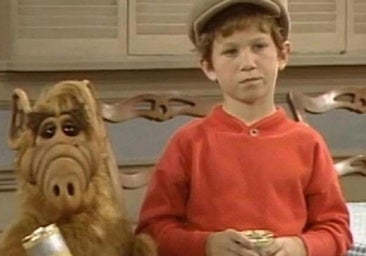 Encuentran muerto en su coche junto a su perro a Benji Gregory, el niño de la serie 'Alf'