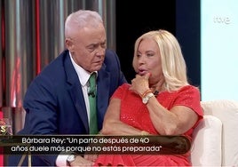 «Gobierno dimisión», la pulsera con la que Bárbara Rey se la ha jugado a TVE en pleno 'prime time'