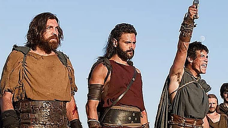 Hovik Keuchkerian, Roberto Enríquez y Juan José Ballesta, en 'Hispania'
