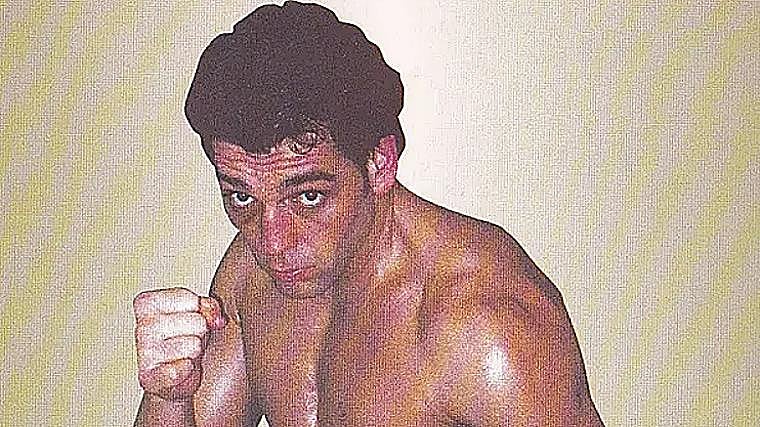 El actor Hovik Keuchkerian, durante su etapa como boxeador profesional