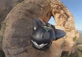 Así es el 'hombre pájaro' español: un instructor de paracaidismo que llega a volar a 200 km/h