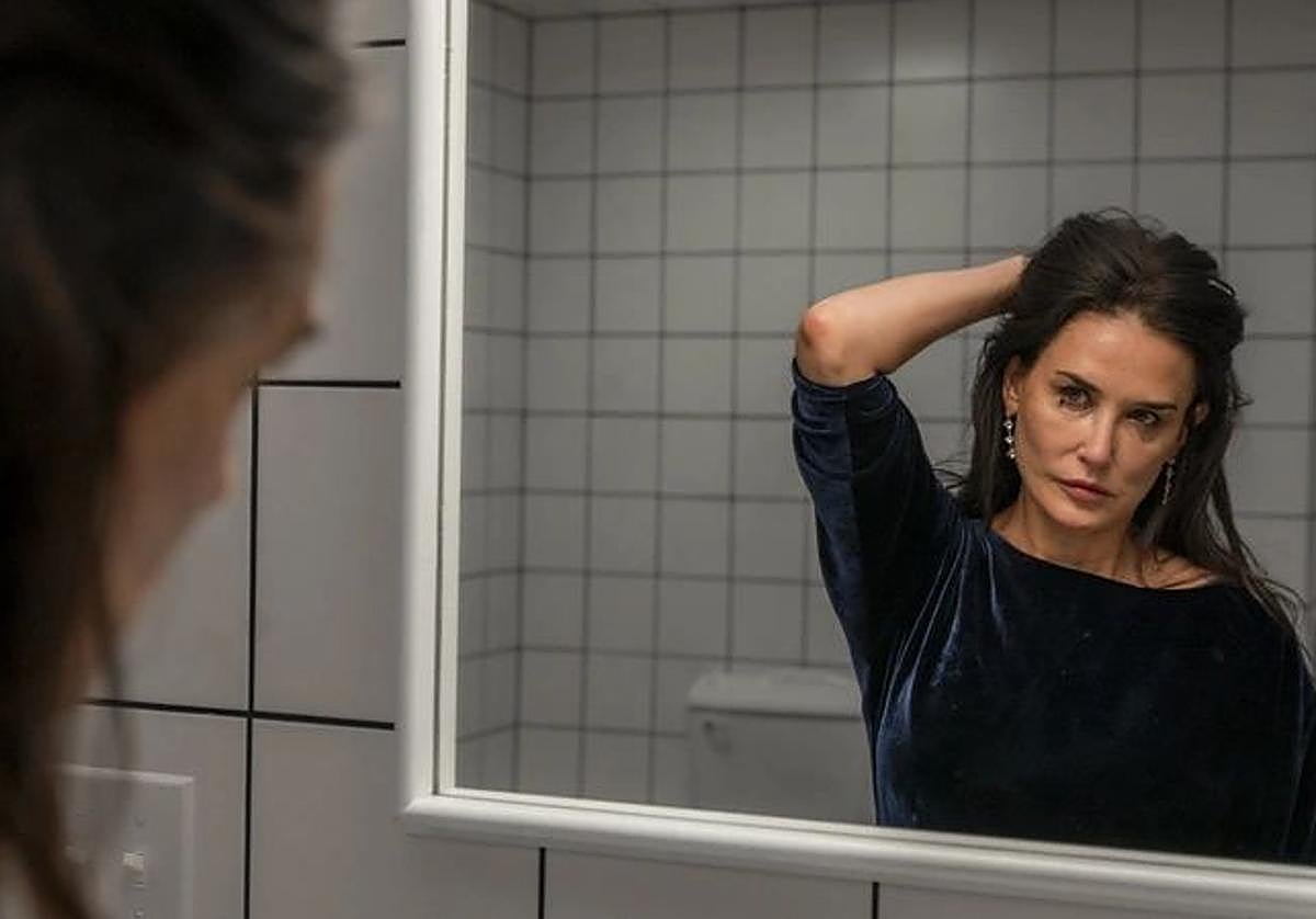 Crítica de &#039;La sustancia&#039; (**): La mala digestión de la vejez crea monstruos