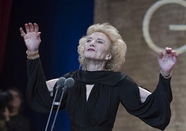 Pedro Sánchez, «desolado» por la muerte de Marisa Paredes: «Su compromiso con la democracia será un ejemplo»