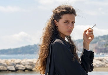 La gracia de la belleza, la juventud y la protagonista de 'Parthenope', Celeste Dalla Porta