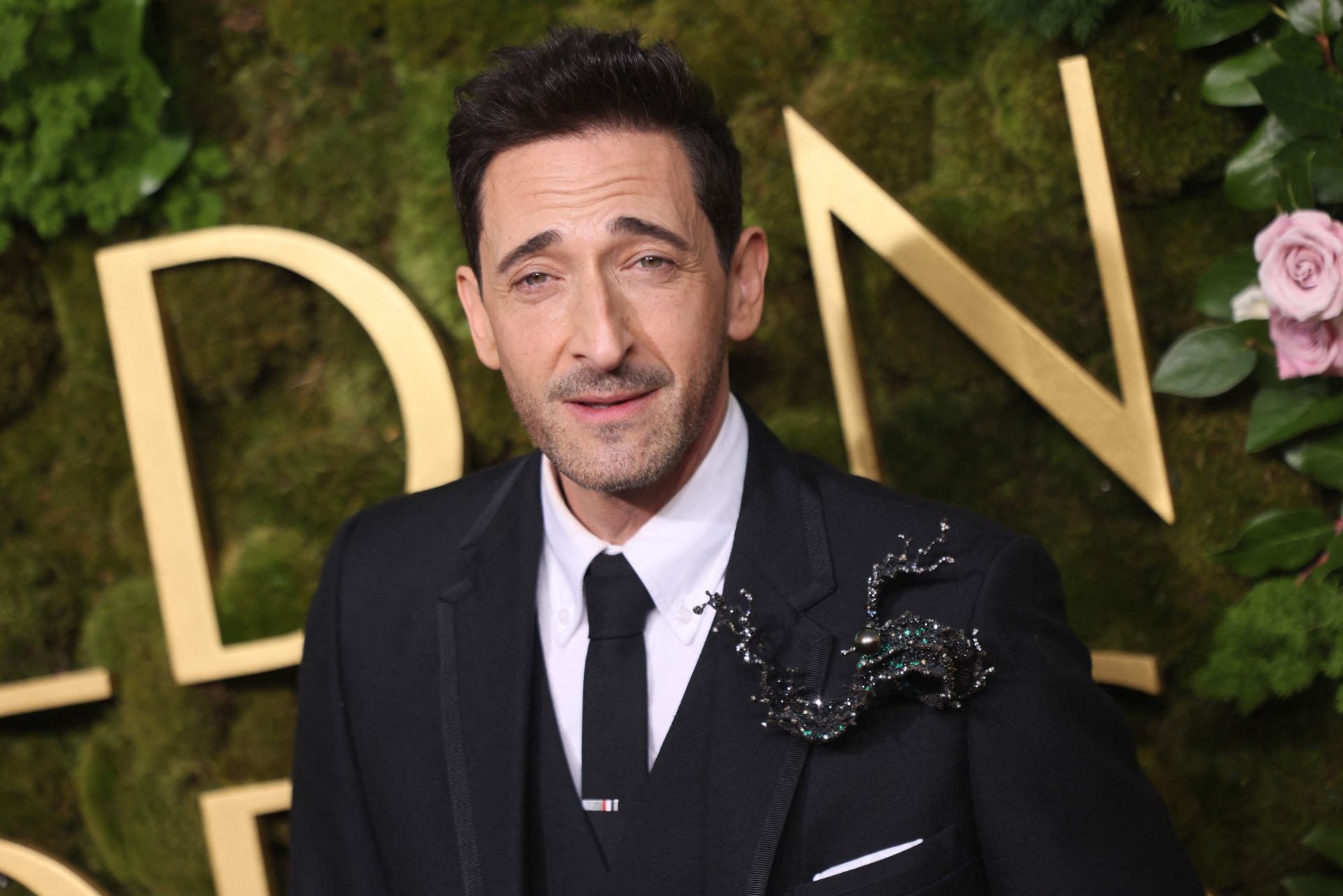 Adrien Brody, uno de los nominados de la noche, no se quiso perder la cita.