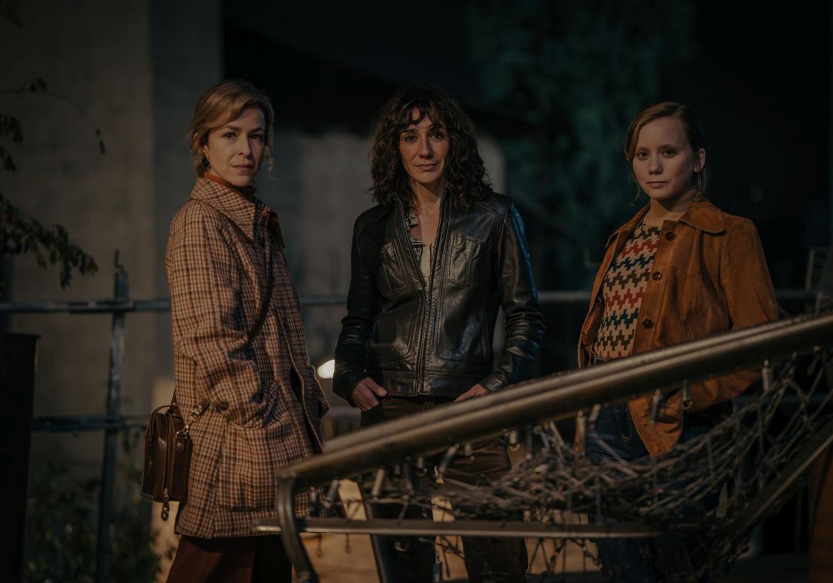 Silvia Abascal, Marta Poveda y Laia Manzanares en 'Asuntos internos'