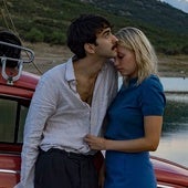 Alex Woldd y Thea Sofie Loch Næss como Leonard Cohen y Marianne Ihlen, en 'So long Marianne'