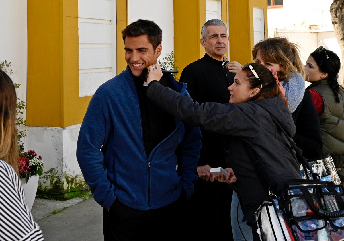 Maxi Iglesias, durante el rodaje de 'Ella, maldita alma'