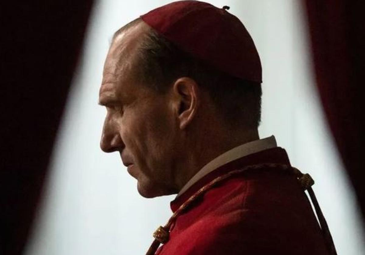 Los aciertos y el grave error histórico de 'Cónclave', el thriller sobre la elección de un nuevo Papa en el Vaticano