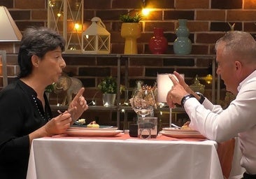 Una soltera frena en seco a su cita, muy molesta ante sus ideas sobre el sexo