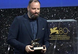 El Gobierno griego prohíbe al aclamado cineasta Yorgos Lanthimos rodar en la Acrópolis: «Es incompatible con sus valores»