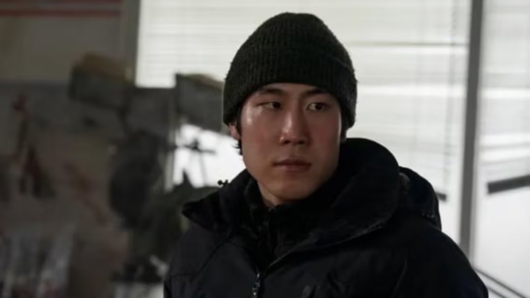 Young Mazino durante la grabación de la segunda temporada de 'The last of us'