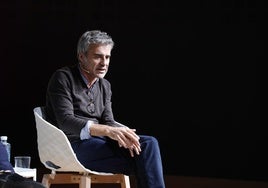 Bardem, Amenábar, Almodóvar... entre el centenar de fimantes que celebran el legado Domingo Corral tras su salida de Movistar+