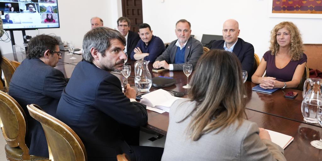 Ernest Urtasun responde a los aranceles: «El cine español está preparado para cualquier ataque de Trump»