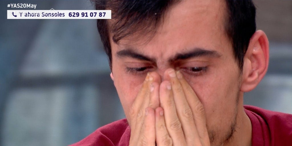 Salva Méndez, 28 años y tres de ello viviendo en el Aeropuerto de Barajas: «No deben tratarnos como salvajes»