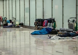 El radical cambio de vida de Salva, uno de los sintecho de Barajas: de dormir en el aeropuerto a trabajar en un hotel de Asturias