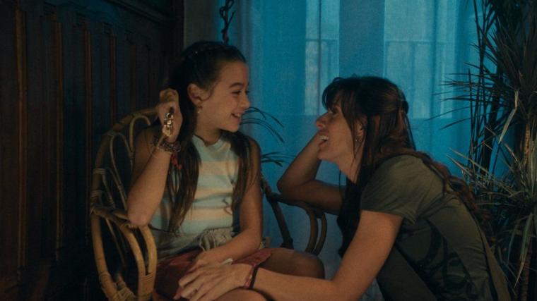 Manuela Vellés y la prodigiosa niña Sofía Otero en 'Cuatro paredes'