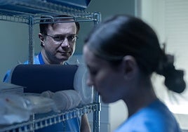 Tristán Ulloa habla por primera vez del secreto que esconde 'La viuda negra', la película que arrasa en Netflix: «Se improvisó bastante»