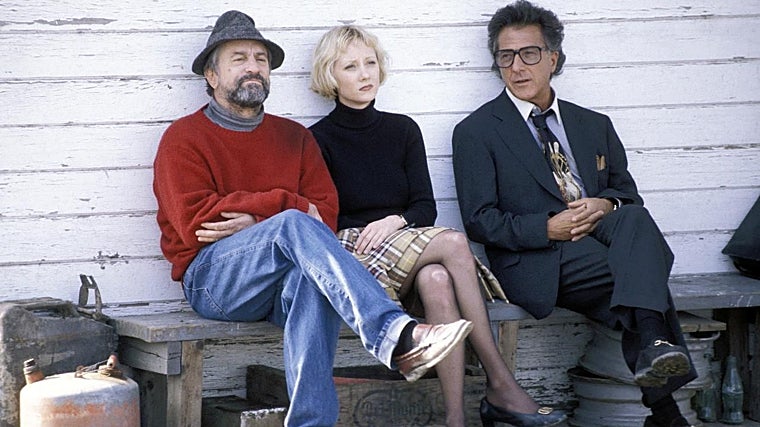 Robert de Niro, Anne Heche y Dustin Hoffman, en 'La cortina de humo' de Barry Levinson