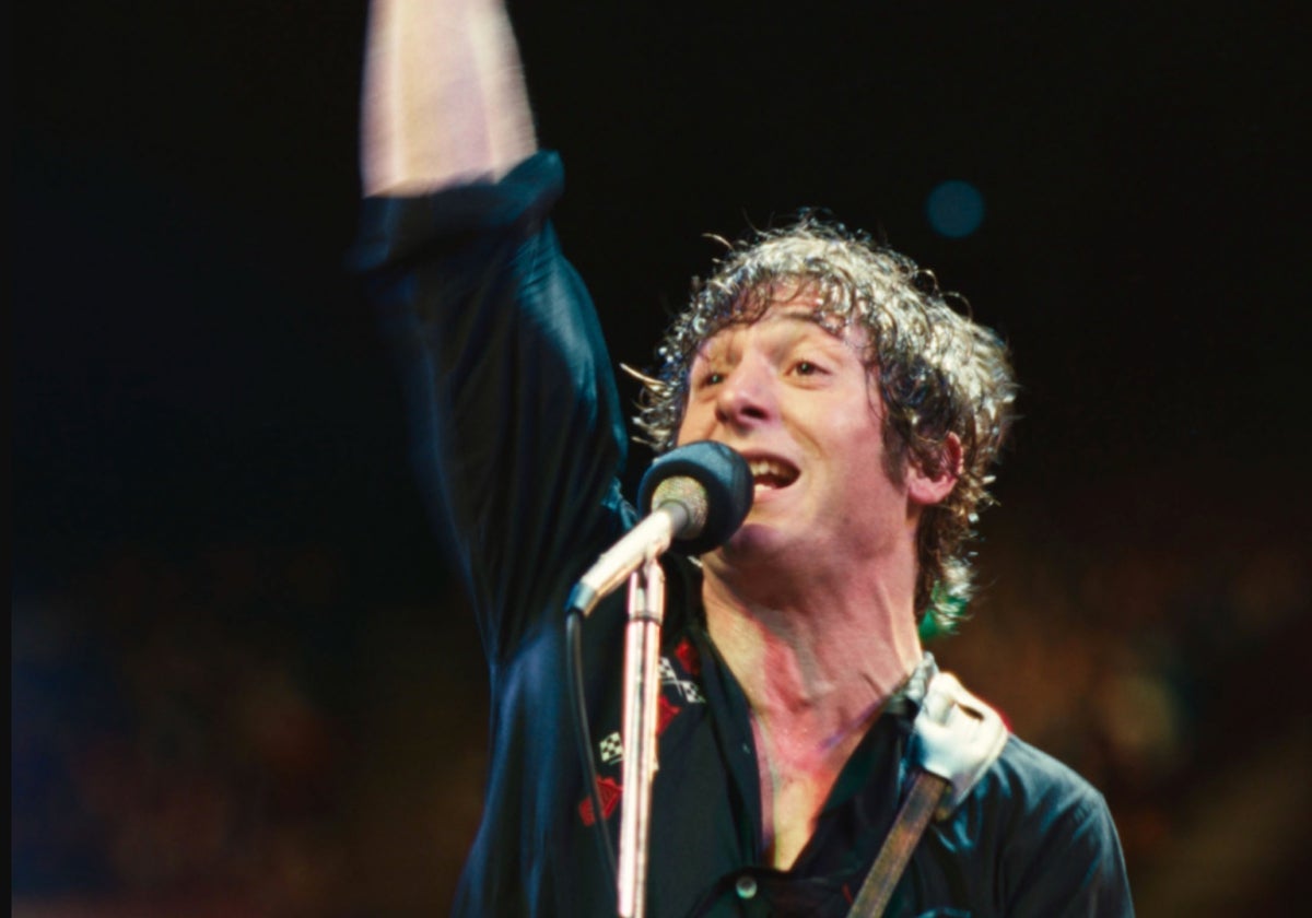 El actor Jeremy Allen White, como Bruce Springsteen en la película 'Deliver me from nowhere'