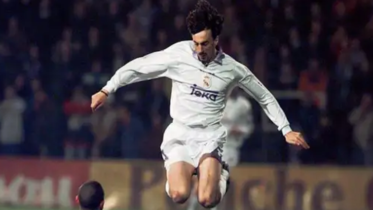 José Emilio Amavisca, en una imagen de archivo con el Real Madrid