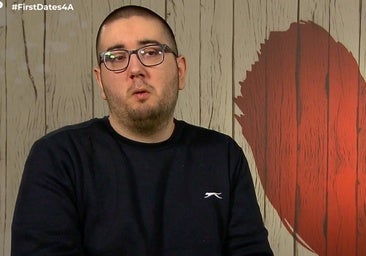 Un soltero se queda sin palabras al conocer el talento sexual de su cita : «Se me han saltado los colores»