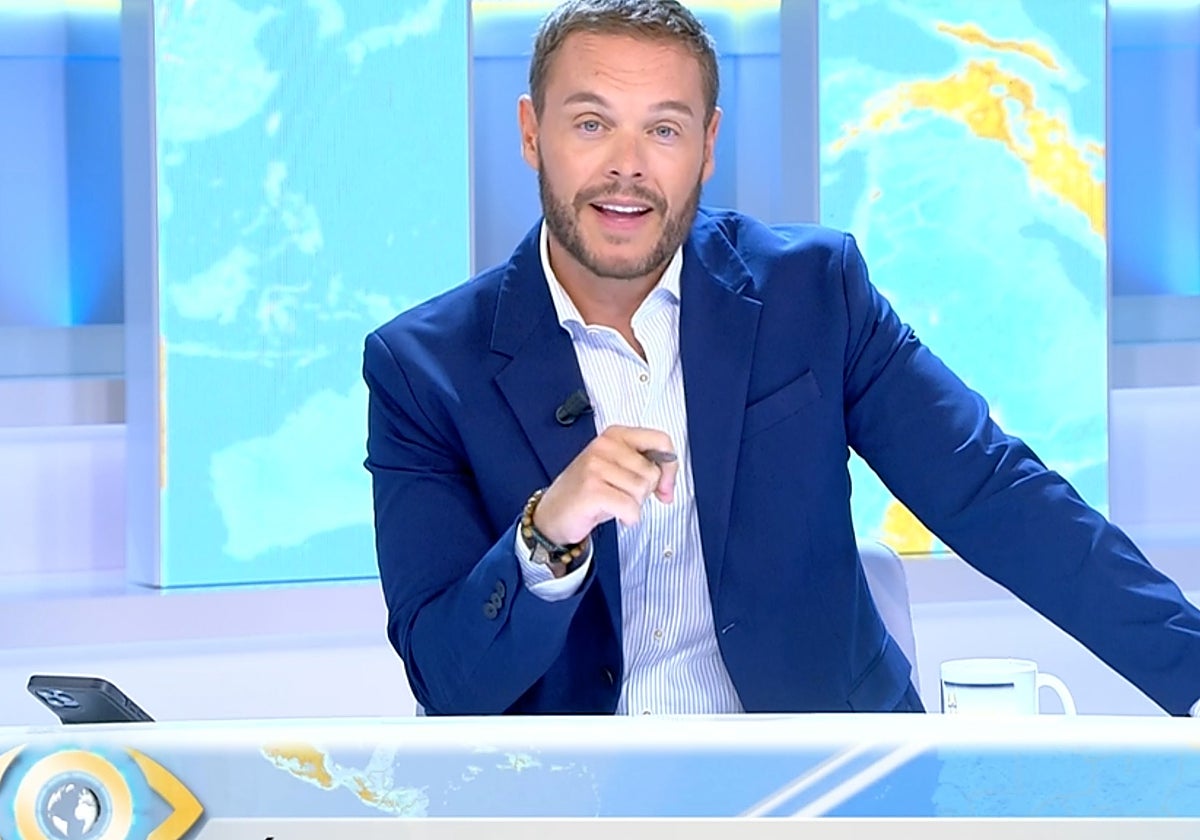 Jano Mecha, presentador de 'La mirada crítica', ha sido demoledor con Pedro Sánchez por los incendios.