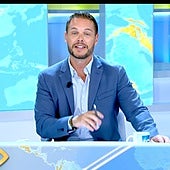 El presentador de 'La mirada crítica' pone en jaque a su directora al delatarla: «Ella los roba»