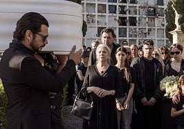 Tiene solo tres episodios y es un éxito en Netflix: la nueva serie de Carmen Mola con reparto de 'La casa de papel' que está arrasando