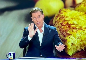 El presentador del Telediario se la 'juega' ante el público con su 'polémica' confesión: «No me maten»