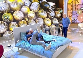 Escándalo en el plató de Jorge Javier: una invitada acude a buscar pareja y su madre se lleva a la cama al pretendiente