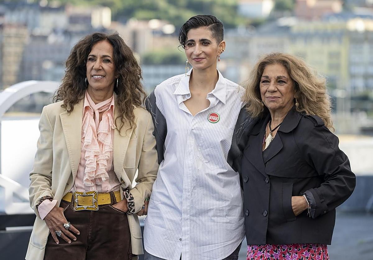Rosario, Alba y Lolita Flores en el Festival de San Sebastián