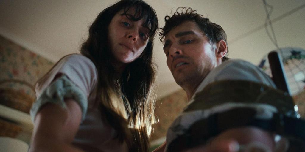 La censura china usa la IA en la película 'Together' para convertir una pareja gay en una heterosexual