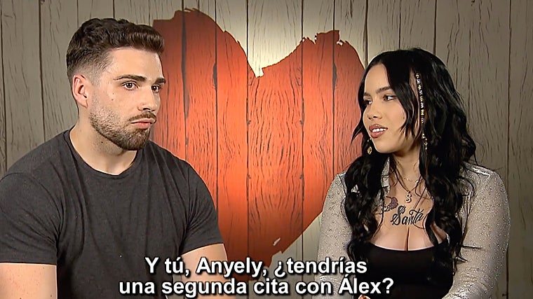 Una soltera se queda horrorizada por cómo se presenta su cita a 'First Dates': «Cierra la boca»