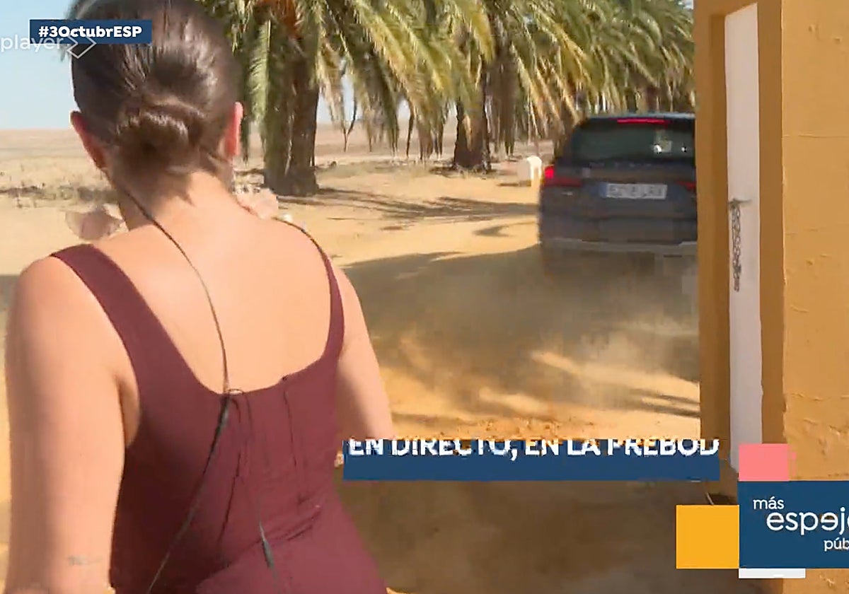 Espejo Público: Cayetano Martínez de Irujo pone en peligro a una reportera con una grave imprudencia: «¡Está fatal!»