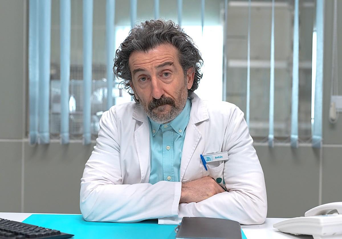 La serie del creador de 'Entrevías' que se estrena hoy en Netflix y protagoniza Luis Zahera: tiene nueve episodios y está ambientada en Galicia