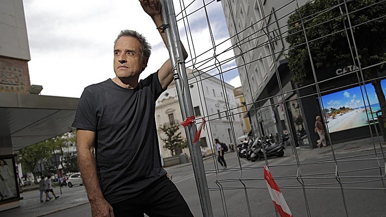 En foto: Daniel Guzmán posa para ABC a principios de octubre. En vídeo: Entrevista al director, guionista, productor y protagonista de 'La deuda'