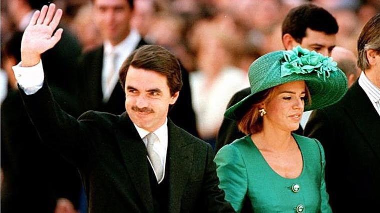 Foto de archivo de Aznar y Ana Botella