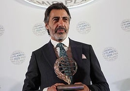 Juan del Val, duro con los que le atacan por haber ganado el Premio Planeta sin haber leído su novela: «Son prejuicios»