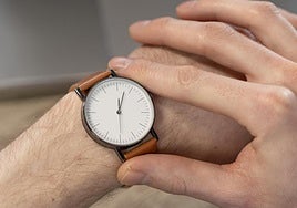 Ainhoa Álvarez, experta en sueño, sobre si es mejor implantar en España el horario de invierno o de verano: «Se adapta mejor a nuestro reloj biológico»