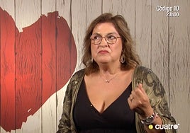 «Vade retro»: una soltera de 'First Dates' le hace la cruz a su cita al saber el motivo por el que no sale de España