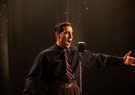 'Monsieur Aznavour', la historia de ambición, éxito y dolor del tiburón de la 'chanson'