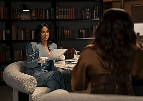 Imagen secundaria 1 - Algunas imágenes de 'Todas las de la ley'