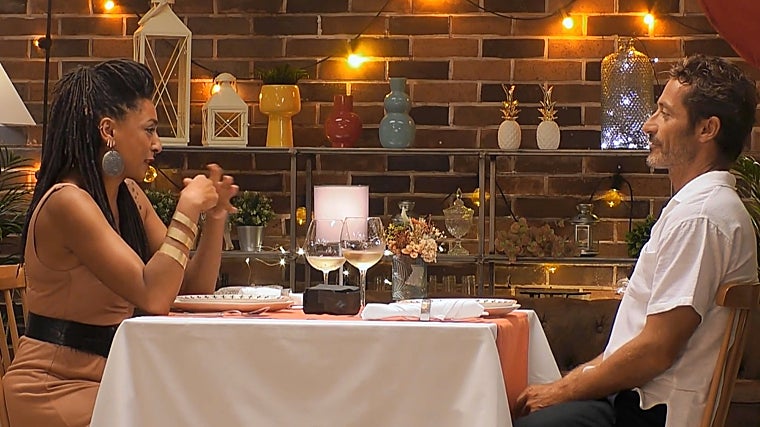 Un momento de la cita de Celia y Ale