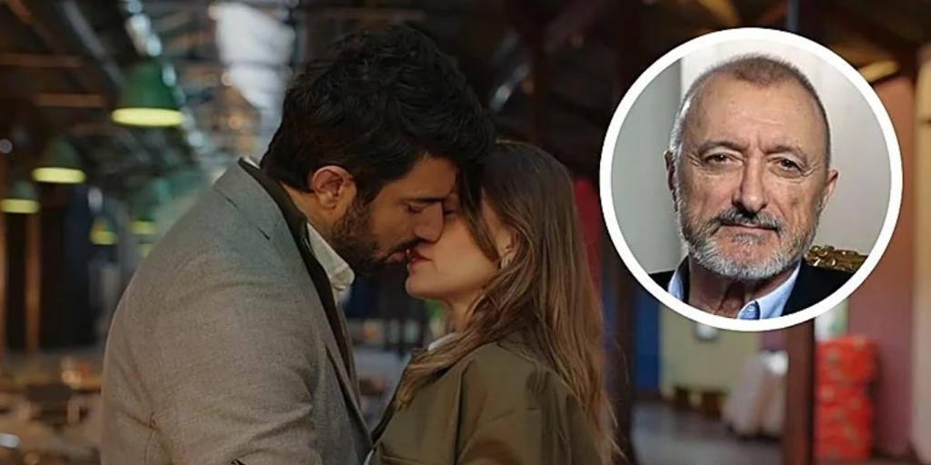 Arturo Pérez-Reverte recomienda esta serie de Netflix que solo tiene 8 capítulos: «Para marujas y marujos como yo»