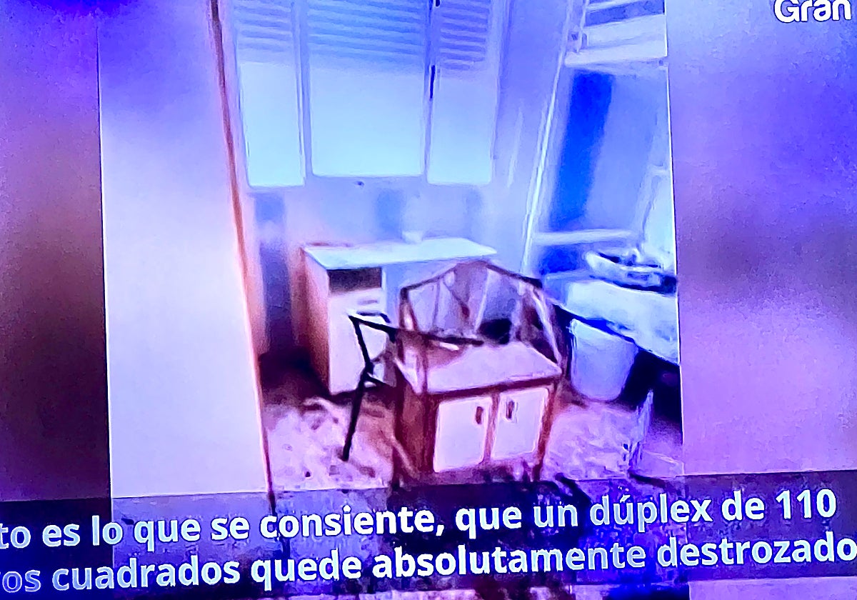 'La mirada crítica' ha dado voz a una mujer que ha recuperado su casa okupada pero completamente destrozada.